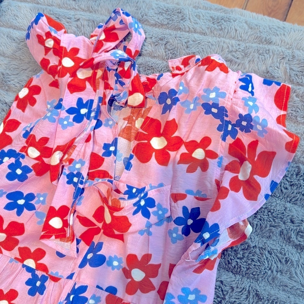 Entro floral blouse with ruffled & bow at neckline Size S like new condition - Picture 4 of 8